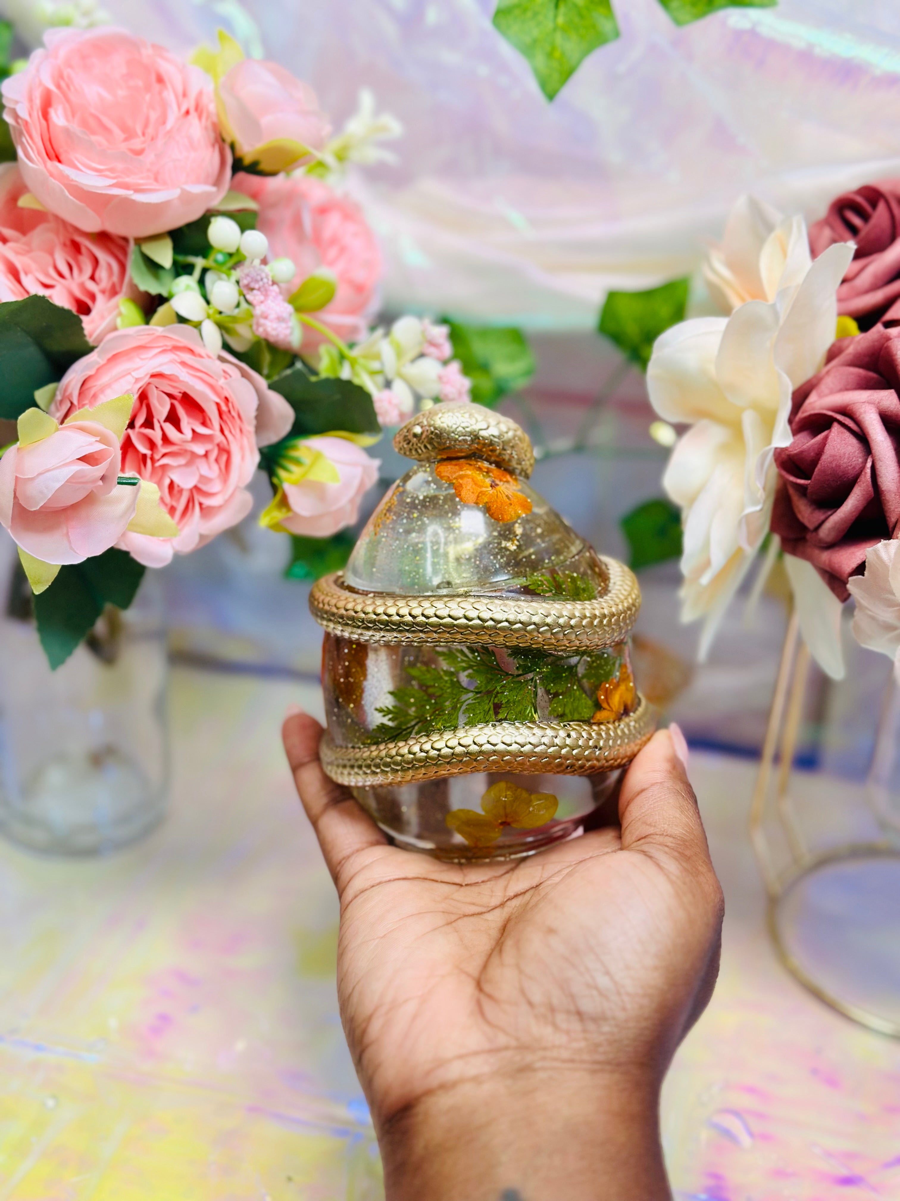 Floral Resin Trinket Snake Jar with Pressed Flowers – Handmade Jewelry Box & Keepsake Storage