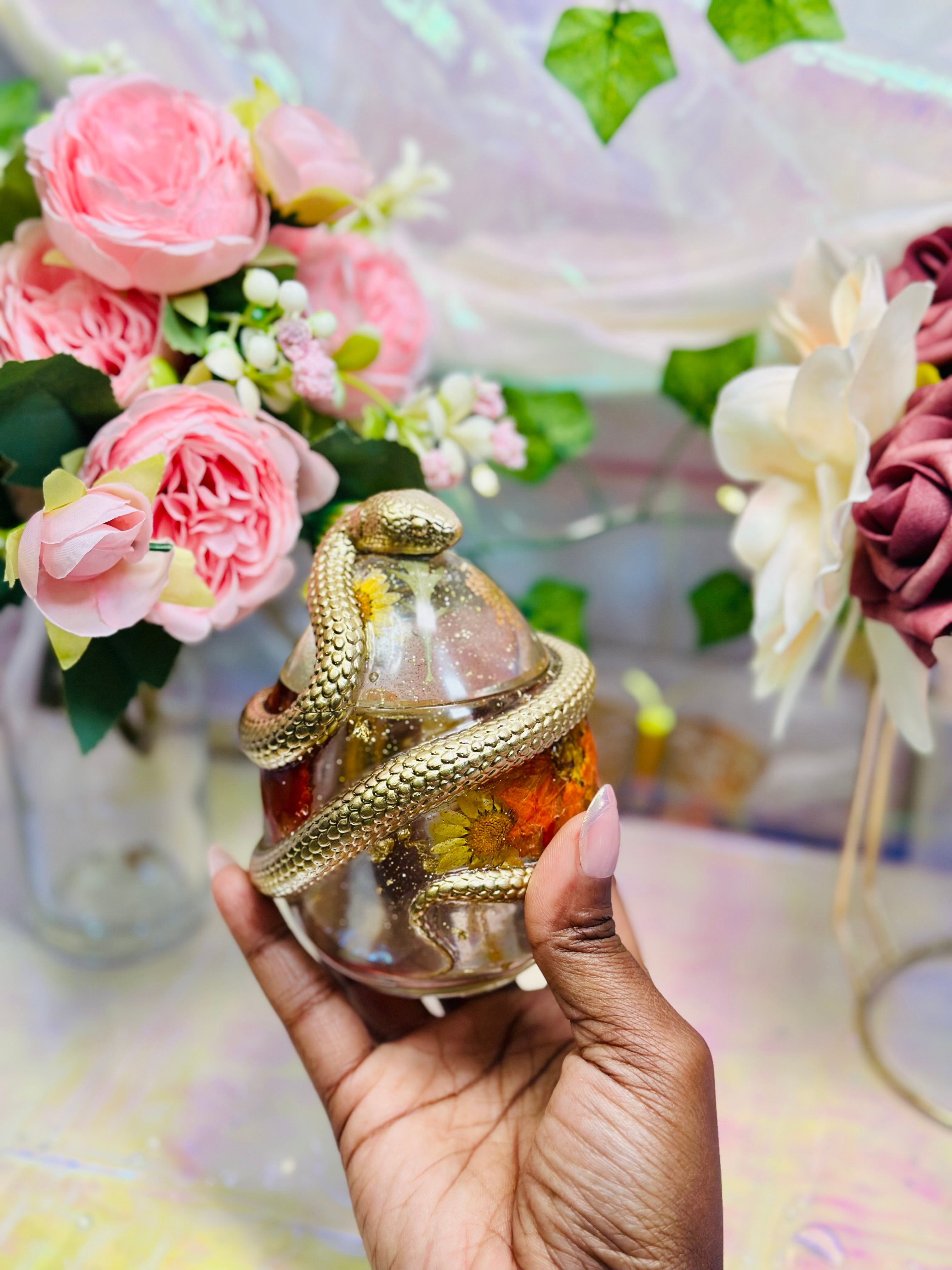 Floral Resin Trinket Snake Jar with Pressed Flowers – Handmade Jewelry Box & Keepsake Storage