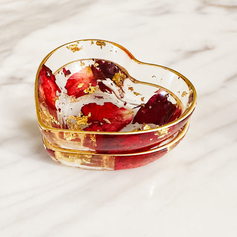 Heart Resin Ring Dish – Pressed Rose Petals & Gold Flakes